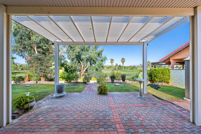 204 Fairway Drive, Needles CA: https://media.crmls.org/mediaz/55988e34-8a8a-4210-85ab-39ecba3b2c80.jpg