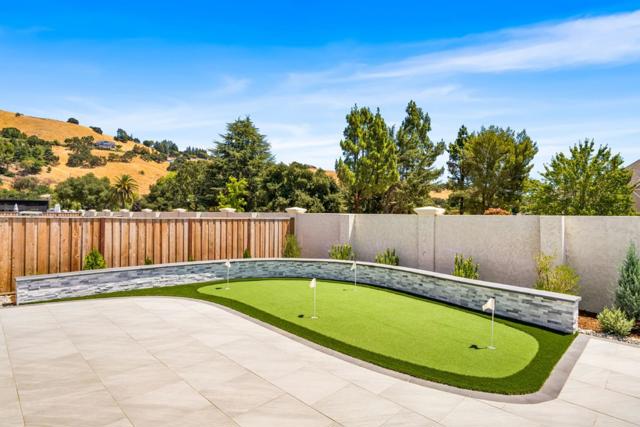 18312 Corte Simon, Morgan Hill CA: https://media.crmls.org/mediaz/5598c742-50c0-402a-a217-3f819843308d.jpg
