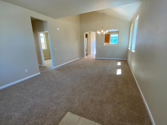 789 Aurora Way, King City CA: https://media.crmls.org/mediaz/5598c9ef-f9d5-424a-830b-bd0a77998d93.jpg