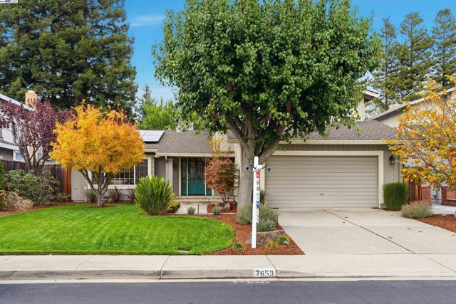 7653 Turquoise St, Dublin CA: https://media.crmls.org/mediaz/5598cd03-6ea1-4973-92ad-58231fa9389e.jpg