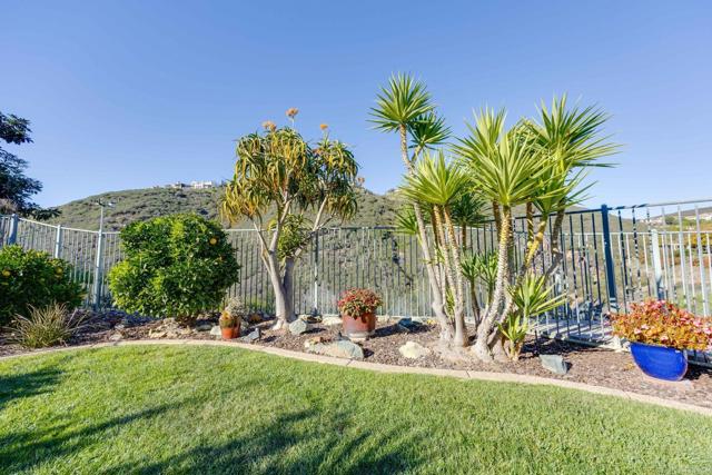 970 Idyllwild Way, San Marcos CA: https://media.crmls.org/mediaz/5599a7df-eb70-4aa3-b161-ca90248241d3.jpg