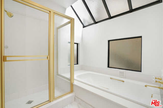 11636 Montana Avenue, Los Angeles CA: https://media.crmls.org/mediaz/5599b09d-0290-4d21-966a-a879be1b3b01.jpg