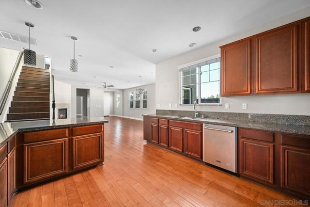 1786 Jasmine Way, Oceanside CA: https://media.crmls.org/mediaz/559a48c8-4a0f-40de-8204-8ac7b264589e.jpg