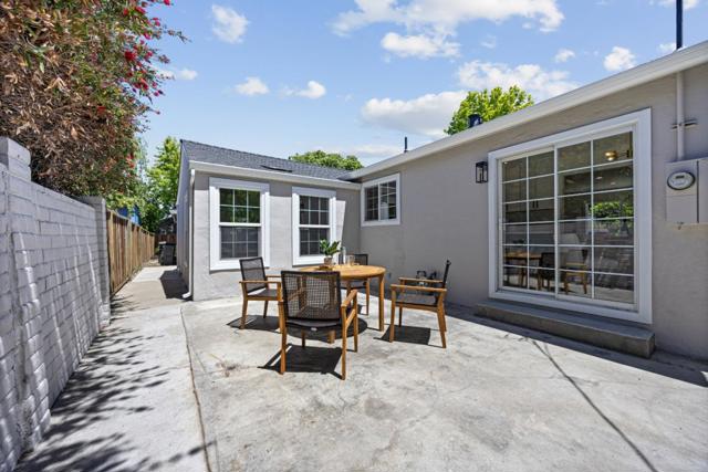 3541 Page Street, Redwood City CA: https://media.crmls.org/mediaz/559a64ce-59e3-429b-838a-5775cfd407d6.jpg