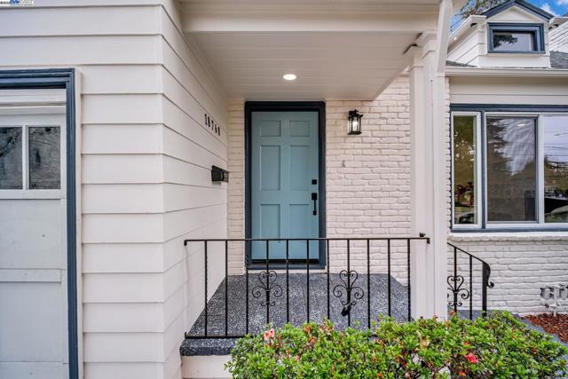 18760 Sandy Rd, Castro Valley CA: https://media.crmls.org/mediaz/559acce5-b67b-4ceb-b1d0-c43fc2d9eb3f.jpg