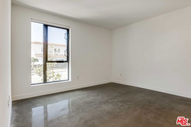 1250 N Fairfax Avenue, West Hollywood CA: https://media.crmls.org/mediaz/559b1b5b-aa67-4e1f-871d-795b01f2c5e6.jpg