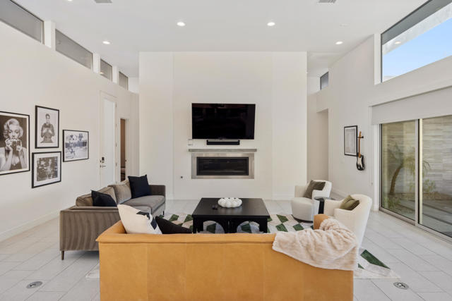 51165 Evangeline Way, La Quinta CA: https://media.crmls.org/mediaz/559b2562-ea36-43af-834c-33cf340bb874.jpg