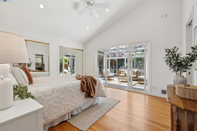 2140 Pullman Ave, Belmont CA: https://media.crmls.org/mediaz/559ba553-ac89-40bc-bbf0-b91400c5019e.jpg