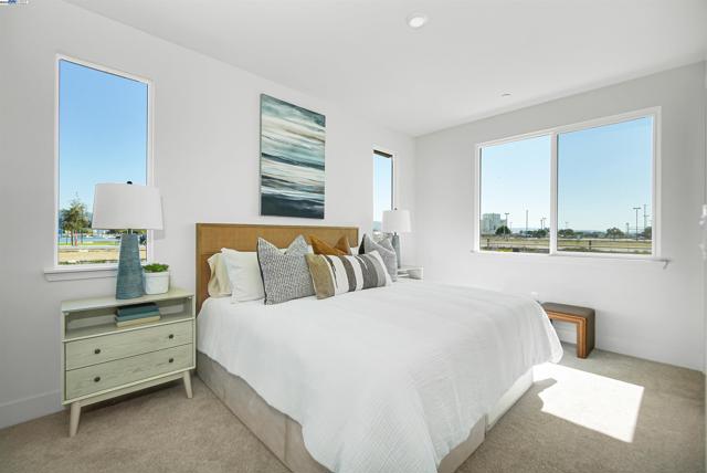 2388 Stanford Street, Alameda CA: https://media.crmls.org/mediaz/559c1168-71fa-46ce-a588-e016b872f34b.jpg