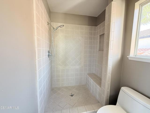 1061 Shoal Creek Court, Simi Valley CA: https://media.crmls.org/mediaz/559c15f5-c3a5-45df-a747-648d06673f43.jpg