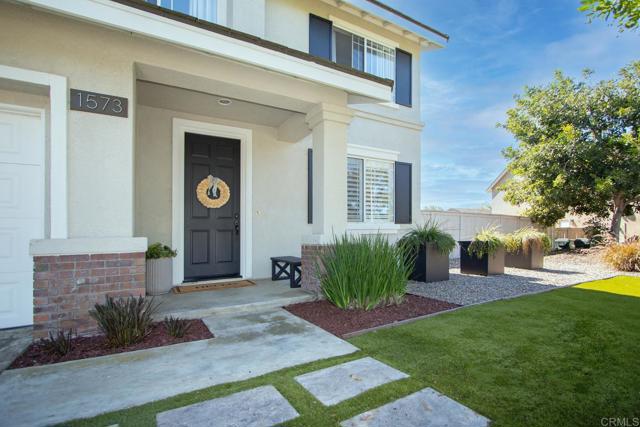 Detail Gallery Image 5 of 50 For 1573 Cypress Creek Ct, Vista,  CA 92084 - 3 Beds | 2/1 Baths