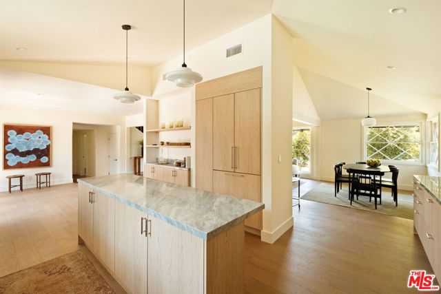 7401 Costello Avenue, Van Nuys CA: https://media.crmls.org/mediaz/559c4a3f-213c-47c8-a509-6697dcef1fb5.jpg