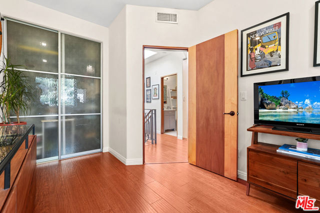 5303 Satsuma Avenue, North Hollywood CA: https://media.crmls.org/mediaz/559db43a-d0c3-4908-8c24-df66e216fd7f.jpg