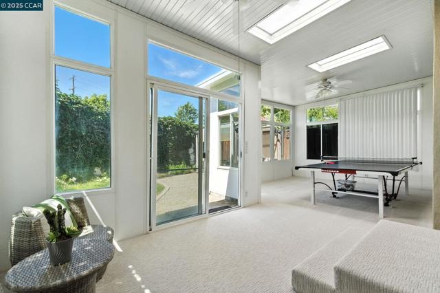 297 Del Valle, Pleasanton CA: https://media.crmls.org/mediaz/559dc127-1d1f-48fa-ac7d-1061d422f608.jpg