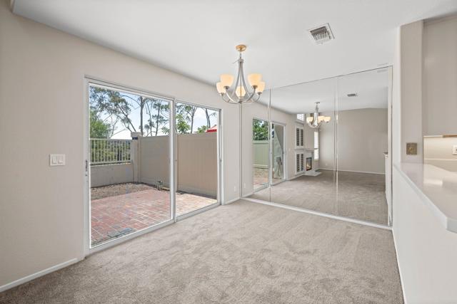 1298 El Mercado Way, Oceanside CA: https://media.crmls.org/mediaz/559e527e-4322-42ea-a779-1492b4147454.jpg