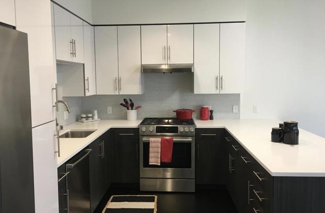 555 Innes Avenue, San Francisco CA: https://media.crmls.org/mediaz/559e6170-fb7c-4107-b889-ae36420f9868.jpg