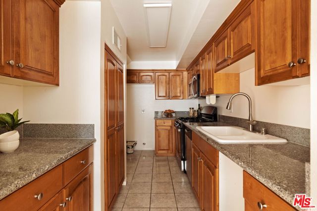 13030 Valleyheart Drive, 119 photo 4