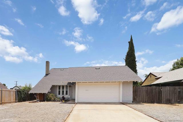 10945 El Nopal, Lakeside CA: https://media.crmls.org/mediaz/559fd381-e789-4762-a1e1-5464b47e5a9e.jpg