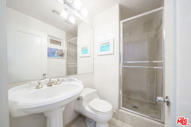 320 Westminster Avenue, Los Angeles CA: https://media.crmls.org/mediaz/55a0061f-612c-4864-a37c-cb619c637d54.jpg
