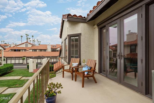 2206 Martinique Lane, Oxnard CA: https://media.crmls.org/mediaz/55a07cb8-f354-46a0-961a-26b543bd084e.jpg