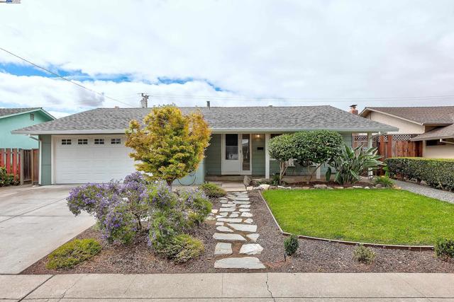 40803 Blacow Rd, Fremont CA: https://media.crmls.org/mediaz/55a0bc47-e91c-4d05-8210-83004016d725.jpg
