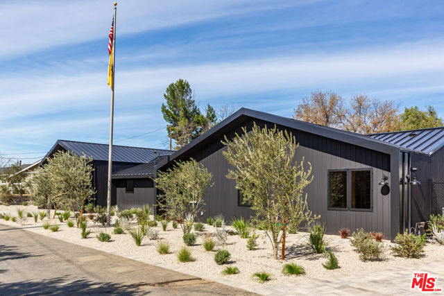 5259 Lewis Road, Agoura Hills CA: https://media.crmls.org/mediaz/55a1235c-9703-4047-830a-17fc19d26eb1.jpg