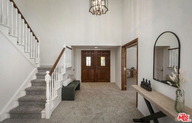 5136 Los Bonitos Way, Los Angeles CA: https://media.crmls.org/mediaz/55a1a749-e048-435e-b262-868eb55725a1.jpg