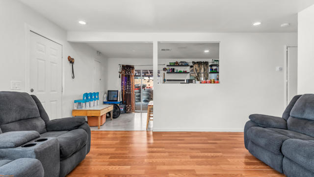 13576 La Mesa Drive, Desert Hot Springs CA: https://media.crmls.org/mediaz/55a20b99-0245-4052-85dc-a44df685db62.jpg