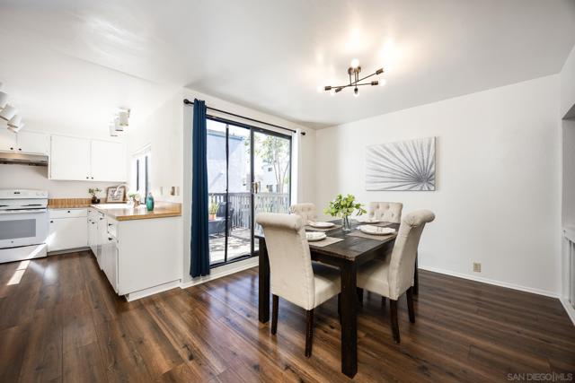 3236 Via Alicante, La Jolla CA: https://media.crmls.org/mediaz/55a286fa-2bef-49be-bb40-b78815f939e1.jpg