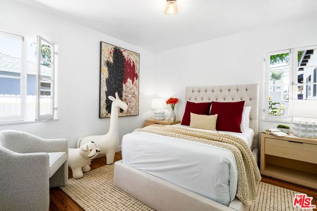 3340 Cardiff Avenue, Los Angeles CA: https://media.crmls.org/mediaz/55a362fb-22d3-4893-a6fd-efa7f5c0e5f2.jpg