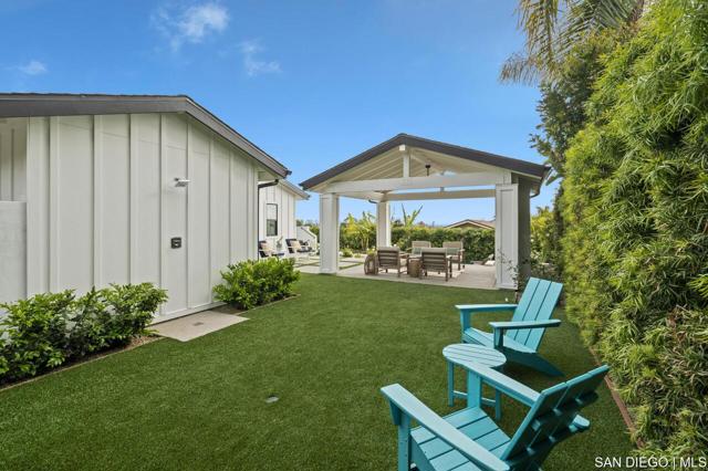 1170 Chinquapin AVE, Carlsbad CA: https://media.crmls.org/mediaz/55a3789b-9632-44a6-8cf8-fecfeccd4859.jpg