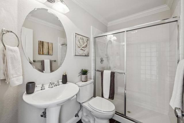 910 Governors Bay Drive, Redwood City CA: https://media.crmls.org/mediaz/55a3a98e-7ed2-4b74-8a8e-86fdd3469541.jpg