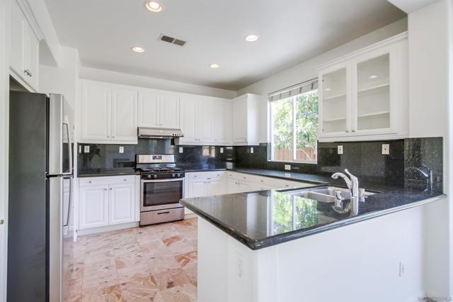 11532 Creekstone Lane, San Diego CA: https://media.crmls.org/mediaz/55a3f3e3-c343-4006-a4b8-3234478a09e6.jpg