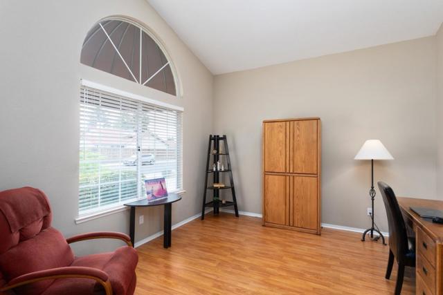 847 Amber Avenue, Clovis CA: https://media.crmls.org/mediaz/55a47ede-bc6d-4858-898f-067b765b2a0d.jpg
