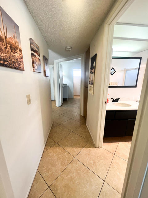 40513 Bay Hill Way, Palm Desert CA: https://media.crmls.org/mediaz/55a4b2d1-320f-4360-ae32-448206d53d5d.jpg