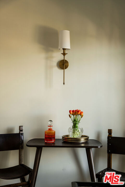 https://media.crmls.org/mediaz/55a5bdca-5b7f-415b-b148-2894f21613d1.jpg?preset=X-Large
