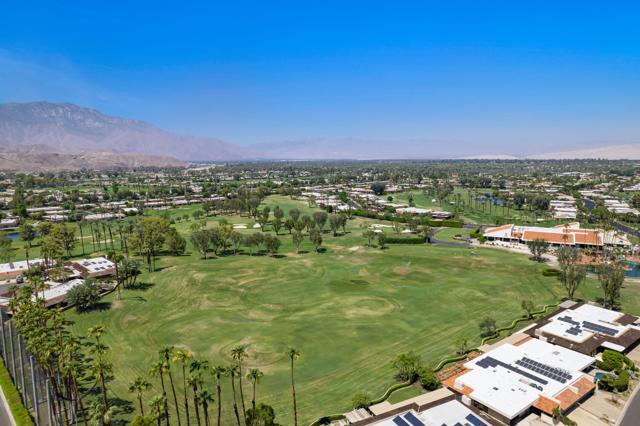 13 Duke Drive, Rancho Mirage CA: https://media.crmls.org/mediaz/55a5dcc8-7916-4a05-8c38-38fab932cc3b.jpg