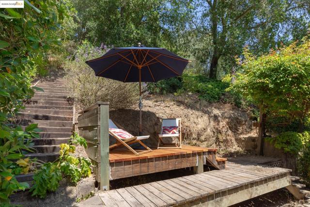 151 La Espiral, Orinda CA: https://media.crmls.org/mediaz/55a669c6-a4a6-4482-b847-58a5b7cbb8a2.jpg