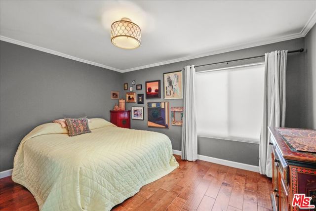 12938 Valleyheart Drive, Studio City CA: https://media.crmls.org/mediaz/55a6c94a-8049-449d-9230-9192fe44ea76.jpg