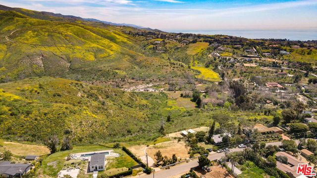 5684 Calpine Drive photo 8