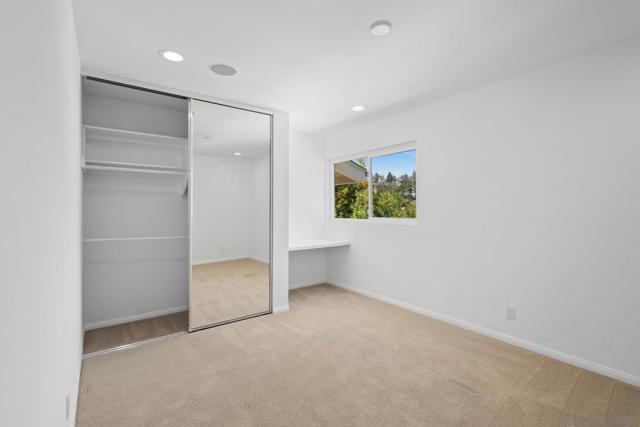 6937 Paseo Laredo, La Jolla CA: https://media.crmls.org/mediaz/55a799f6-a109-47b0-a137-5c6fa102d76f.jpg