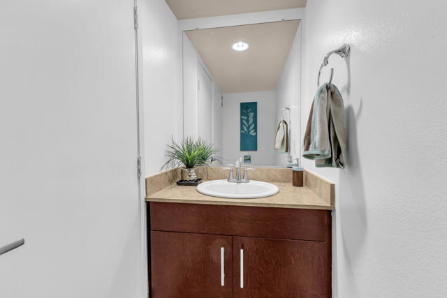 3563 Penny Lane, Palm Springs CA: https://media.crmls.org/mediaz/55a7d2c0-4441-4f70-a90c-ff690cdadc47.jpg