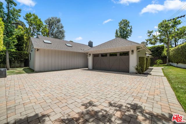 2701 Roscomare Road, Los Angeles CA: https://media.crmls.org/mediaz/55a7f693-c5d7-4c38-b21b-13d81411d8d8.jpg