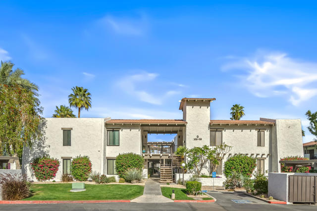1050 E Ramon Road, Palm Springs CA: https://media.crmls.org/mediaz/55a8326c-db3e-4f8b-b893-52725d721558.jpg