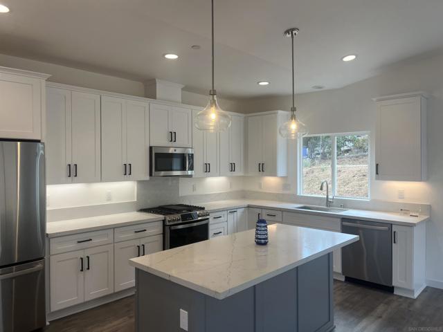 11977 Raceway, Lakeside CA: https://media.crmls.org/mediaz/55a85631-7d07-4257-8d3c-ea4e3edb477c.jpg