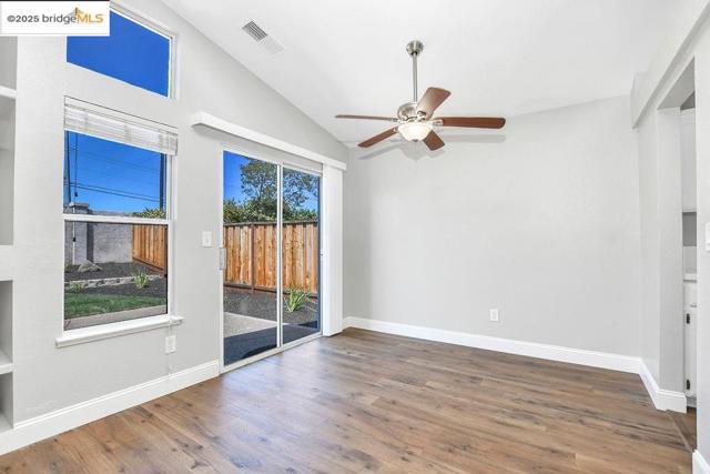 668 Miller Dr, Oakley CA: https://media.crmls.org/mediaz/55a9661f-3702-42d1-b5f0-f22d49a787d9.jpg