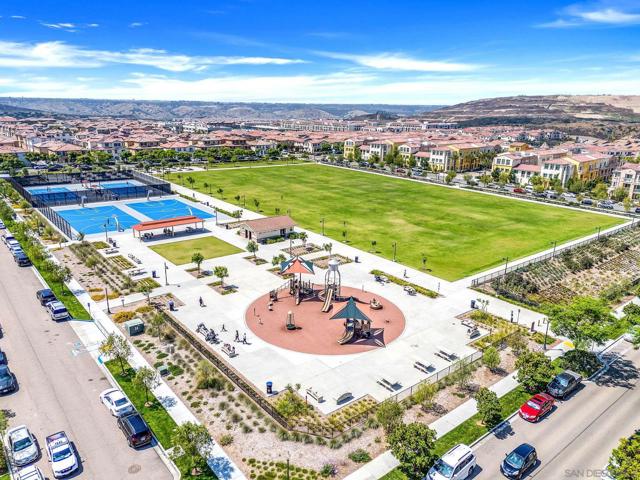 1367 Santa Diana Rd, Chula Vista CA: https://media.crmls.org/mediaz/55a97c35-04bd-4327-9cea-08a3f0328794.jpg