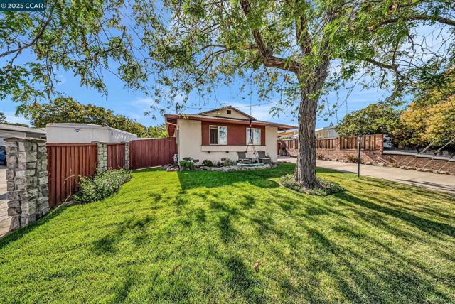 3412 Flamingo Dr, Concord CA: https://media.crmls.org/mediaz/55aaf938-b582-4052-b6aa-a5677aed1d14.jpg