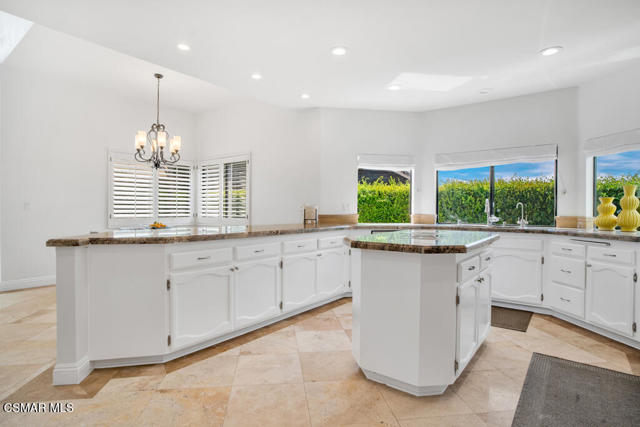 6057 Rainbow Hill Road, Agoura Hills CA: https://media.crmls.org/mediaz/55ab2d62-2909-4071-9418-2c2b5ce31c23.jpg