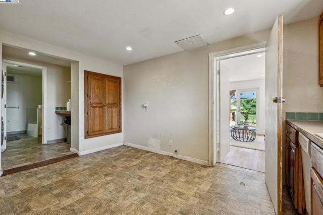 Image 43 of 60 For 25321 Morse Ct